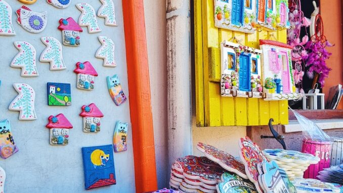 uploaded-image-ayvalik-cunda-arasi-kac-km-1696949124799